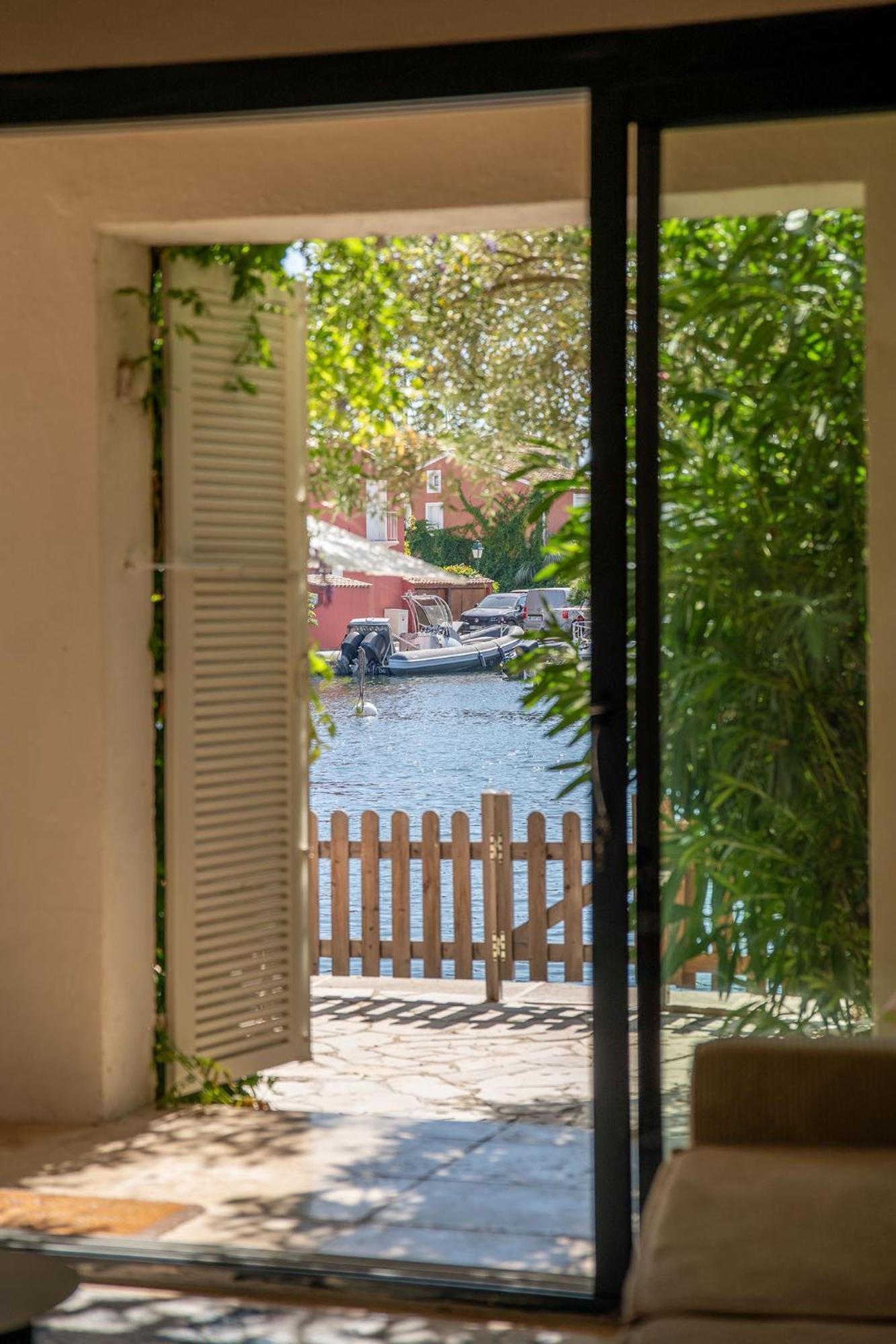Terrasse Sur L'eau Grimaud
