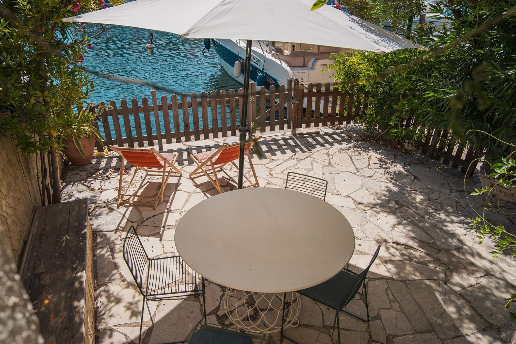 Terrasse Sur L'eau * Grimaud